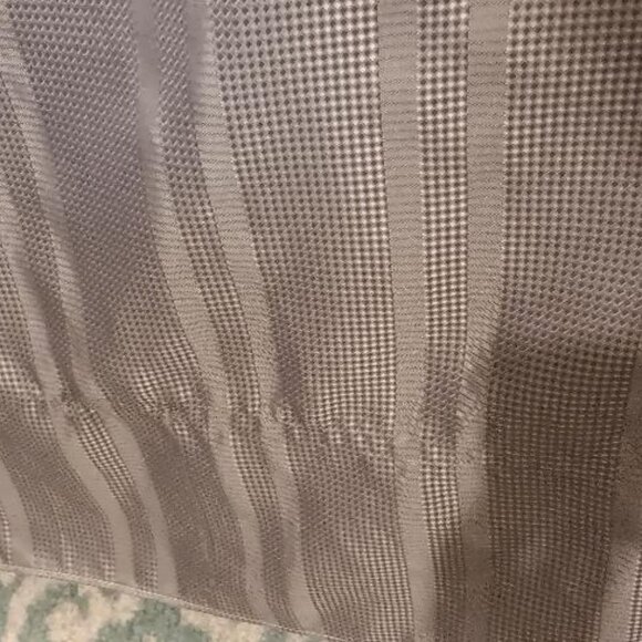 7 pc Gray Shower Curtain Set, Rings,  Magnetic Liner 2 rugs set - Picture 2 of 14